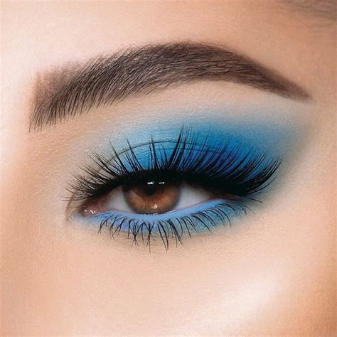 pretty eyeshadow for blue eyes.